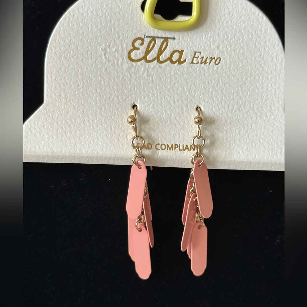 🔥🔥 FREE WITH PURCHASE🔥🔥 Ella Euro Pink Dangle Earrings NEW
